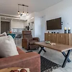 Grace 2-bedroom In Apartamento Larnaca