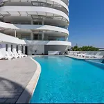 Grace 2-bedroom In Apartamento Larnaca