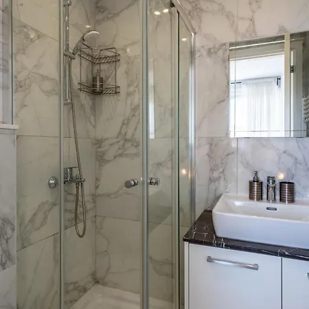 Grace 2-bedroom In Апартаменты