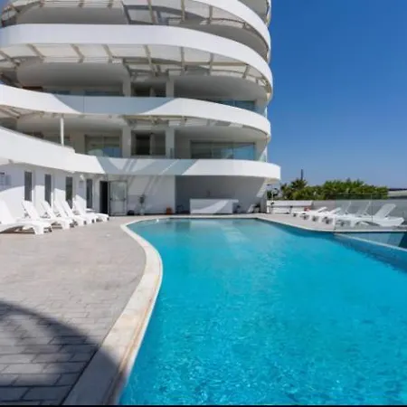 Grace 2-bedroom In Апартаменты Ларнака